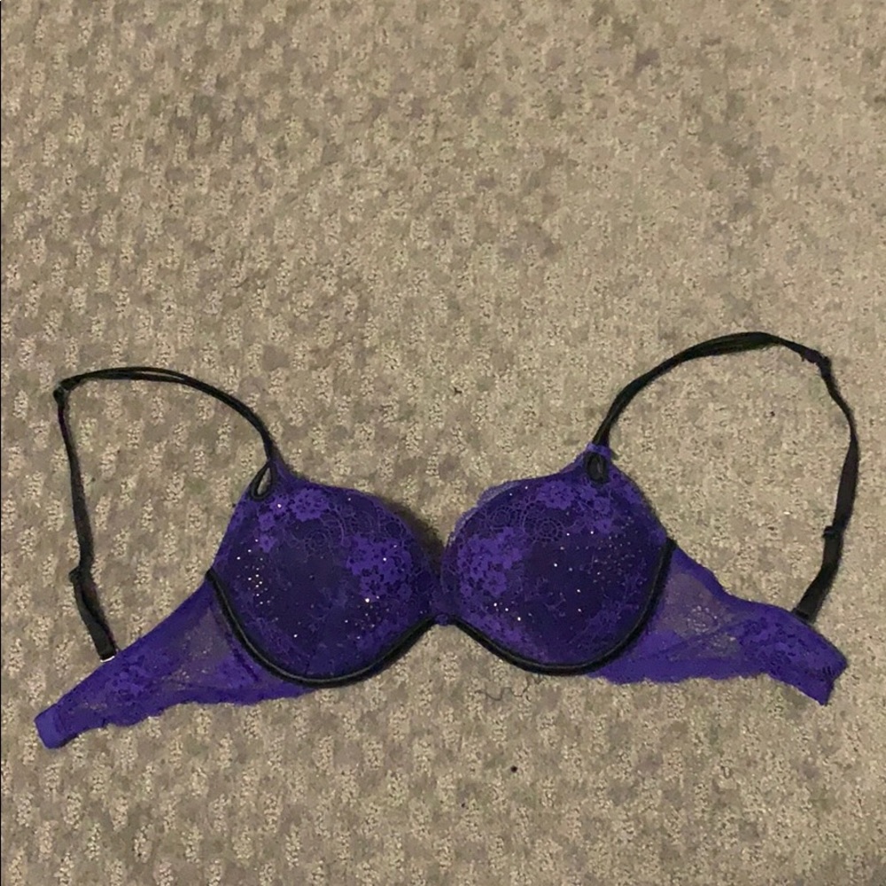 VS 32D Bra